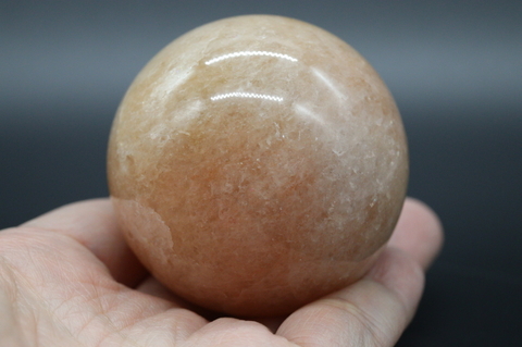 ピーチカラー！インド産ムーンストーン58mm丸玉【高品質・光沢・希少】