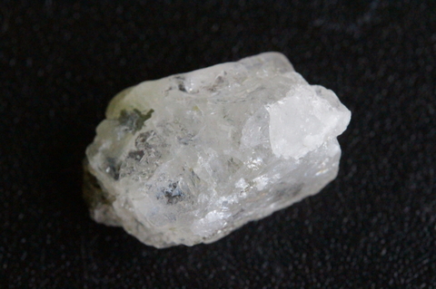 極上！まるごと真っ白14.3ct！超高波動ロシア産フェナカイト原石【最高品質・超透明・超光沢・レインボー・超激レア】