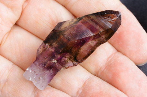 激レア！最高品質ブランドバーグ産アメジスト【最高品質・高波動・透明・光沢・水入り・激レア】