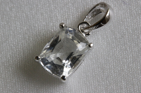 極上1.05ct！超高波動ロシア産フェナカイト・ペンダント鑑別書付き【最高品質・超透明・超光沢・超激レア】