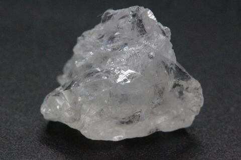 極上！ガラス光沢8.2ct！超高波動ロシア産フェナカイト原石【最高品質・超透明・超光沢・レインボー・超激レア】