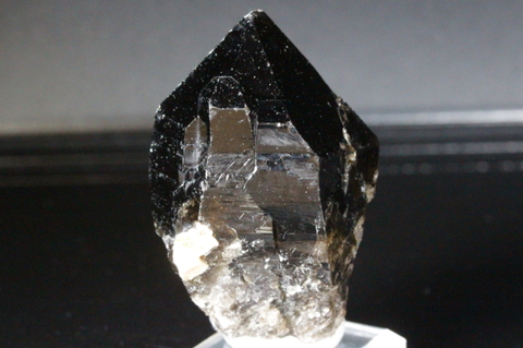 極上高波動！山東省産モリオン原石2【最高品質・光沢・激レア】