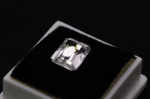 極上宝石2.00ct！超高波動ロシア産フェナカイト・ルース鑑別書付き【最高品質・超透明・超光沢・超激レア】