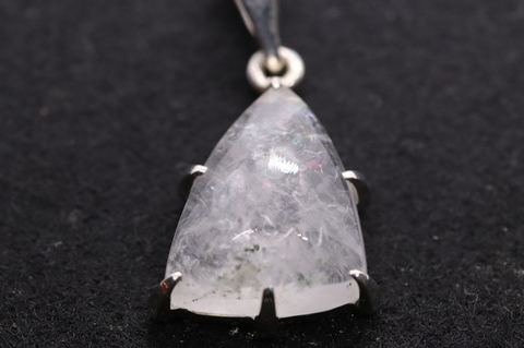 極上！まるごとフェナカイト虹入り8.0ct！超高波動ロシア産フェナカイト原石シルバーペンダント【最高品質・透明・光沢・超激レア】