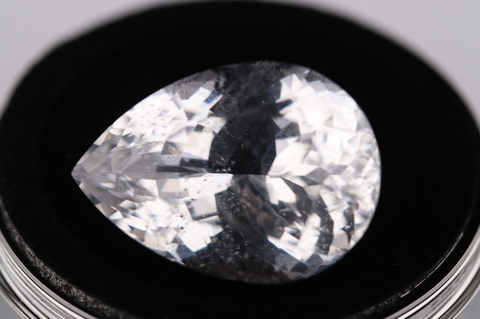 完全透明！超ビッグサイズ17.6ct！最高波動ロシア産フェナカイト・ルース【最高品質・透明・光沢・超超激レア】