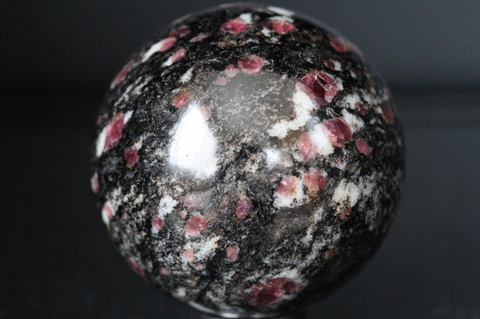 激レア！ロシア産アルマンディンガーネット丸玉51mm【最高品質・光沢・激レア】
