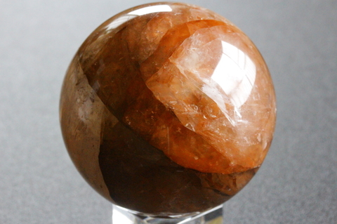 激レア！高品質マニカランピンク水晶60mm丸玉【高品質・透明・光沢・レインボー・激レア】