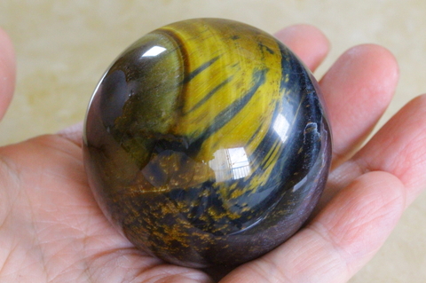 高品質！南アフリカ産ファルコン・タイガーアイ丸玉A【高品質・光沢・激レア】
