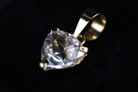 透明 トリリアン0.55ct ロシア産フェナカイト・18Kペンダント