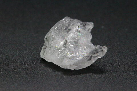 極上！ガラス光沢2.9ct！超高波動ロシア産フェナカイト原石【最高品質・超透明・超光沢・レインボー・超激レア】