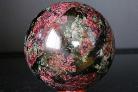 ビッグサイズ！ロシア産ユーディアライト72mm丸玉【最高品質・光沢・激レア】