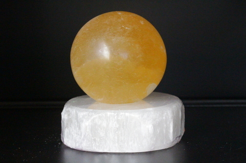 高波動！高品質キャッツアイ・オレンジセレナイト76mm丸玉＆セレナイト台座【高品質・高波動・希少】