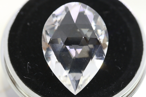 完全透明！超ビッグサイズ13.6ct！最高波動ロシア産フェナカイト・ルース【最高品質・透明・光沢・超超激レア】