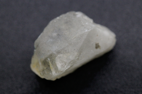 まるごとホワイト15.0ct！超高波動ロシア産フェナカイト原石【最高品質・透明・光沢・超激レア】