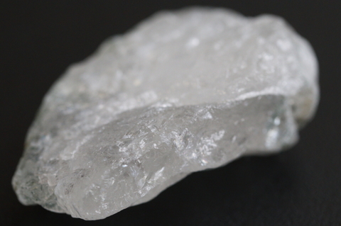 半透明ホワイト77.6ct！超高波動ロシア産フェナカイト原石【最高品質・透明・光沢・超激レア】