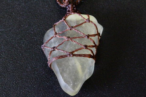 透明感抜群！最高品質リビアングラス原石ペンダント【最高品質・高波動・激レア】