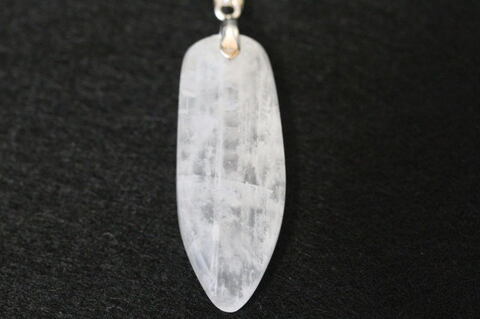 極上虹入り！グリーンランド産クリオライト・ペンダント【最高品質・透明・光沢・レインボー・激レア】