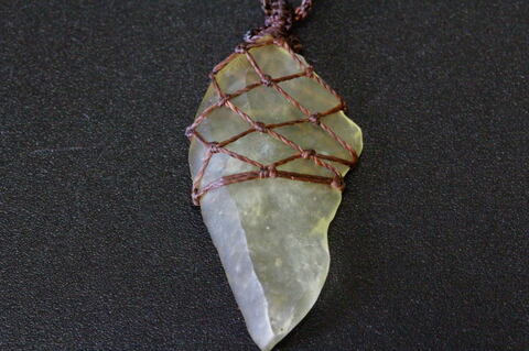 透明感抜群！最高品質リビアングラス原石ペンダント【最高品質・高波動・激レア】