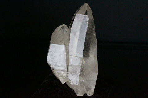 極上完全結晶！ツインDT＆レコードキーパー＆レインボー！高波動ウラル産レムリアン水晶203.1g【最高品質・高波動・透明・光沢・レコードキーパー・レインボー・超激レア】