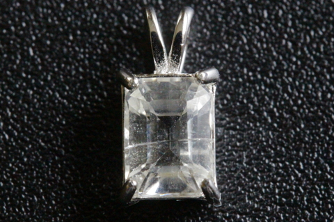 超激レア！超高波動ロシア産フェナカイト・ペンダント1.21ct鑑別書付き【最高品質・超透明・超光沢・超激レア】