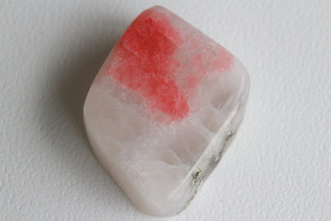 極上濃いピンク！入手困難！超希少石！高波動グリーンランド産ツグツパイト（ツグツープ石）ルース12.4ct【最高品質・高波動・光沢・超激レア】