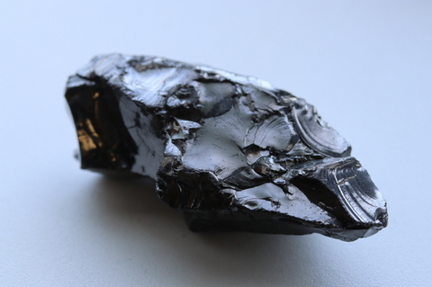 【お値打ち価格】最高品質エリートシュンガイト原石33.4g【最高品質・光沢・激レア】