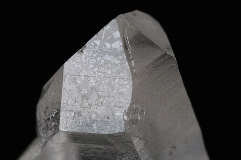 極上アイスクリア！レコードキーパー＆レインボー！高波動ウラル産レムリアン水晶103.3g【最高品質・高波動・透明・光沢・レインボー・超激レア】