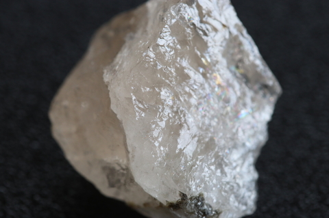 極上！うっすらゴールデンフェナカイト17.7ct！超高波動ロシア産フェナカイト原石【最高品質・超透明・超光沢・レインボー・超激レア】