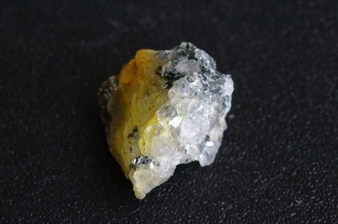 高品質！高波動ロシア産フェナカイト原石1.6g【高品質・透明・光沢・超激レア】