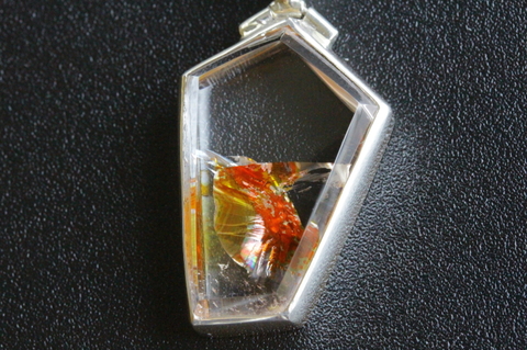 極上！超透明フェニックス・インクォーツ・ペンダント【最高品質・超透明・光沢・レインボー・超激レア】