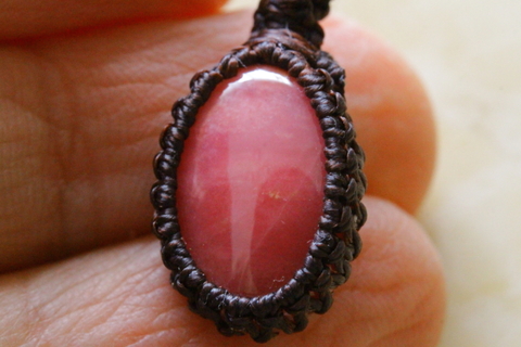 極上ピンクレッド！高品質ロードナイトペンダント【高品質・光沢・激レア】