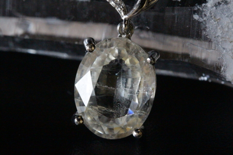 超激レア・ビッグサイズ！ロシア産フェナカイト6.85ct・ペンダント鑑別書付き【最高品質・超高波動・超透明・光沢・超激レア】