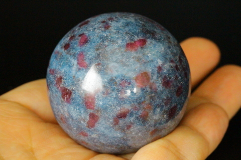 極上！インド産カイヤナイト＆ルビー48mm丸玉【最高品質・光沢・激レア】