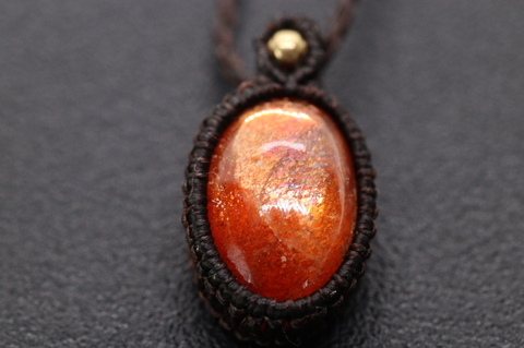 極上の輝き！インド産サンストーン・18金ビーズマクラメペンダント【最高品質・透明度抜群・濃厚オレンジシラー】