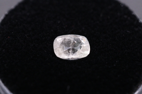 極上宝石0.79ct！超高波動ロシア産フェナカイト・ルース鑑別書付き【最高品質・超透明・超光沢・超激レア】