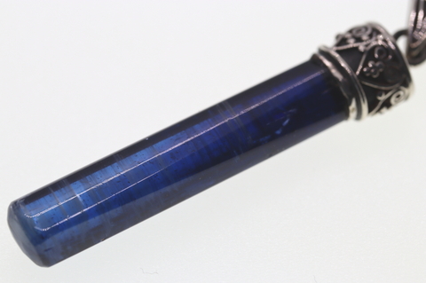 極上ブルー！強烈レインボー！ネパール産カイヤナイト34mm・ペンダント【最高品質・高波動・光沢・激レア】