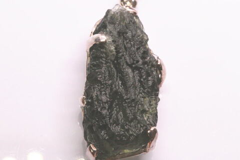 [STARBORN]極上ビッグサイズ31.9ct！高波動モルダバイト原石ペンダント【最高品質・透明・光沢・超激レア】