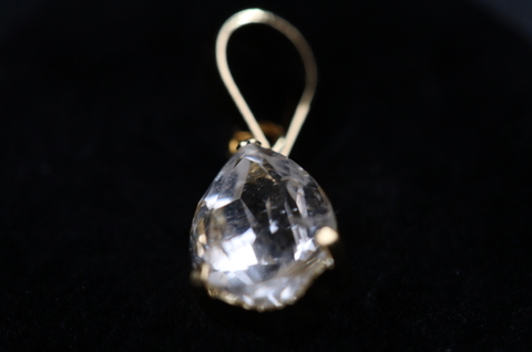 透明 ペアシェイプ0.75ct ロシア産フェナカイト・18Kペンダント