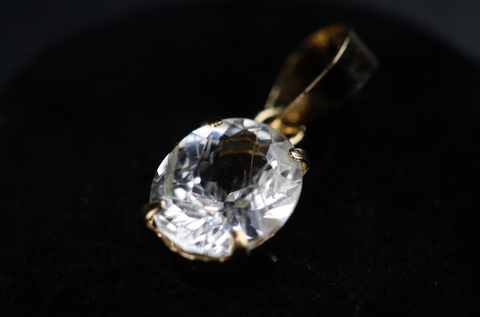 超透明 オーバル0.75ct ロシア産フェナカイト・18Kペンダント