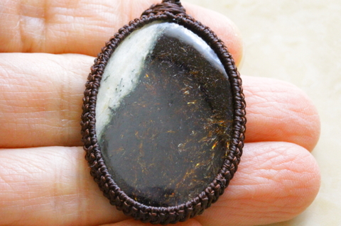 超激レア！ロシア産アストロフィライトペンダント【最高品質・高波動・光沢・超激レア】