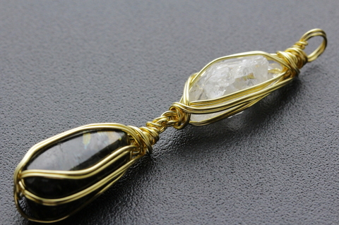 極上！高波動ロシア産フェナカイト＆グリーンランド産ヌーマイト・ペンダント【最高品質・高波動・光沢・超激レア】