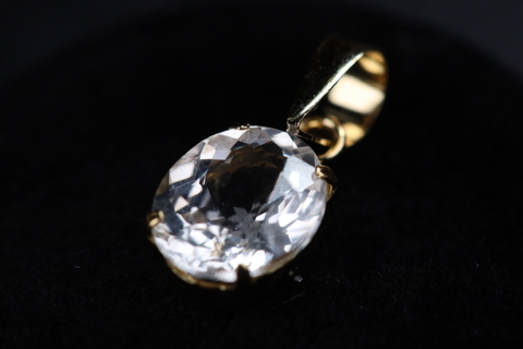 超透明 オーバル0.75ct ロシア産フェナカイト・18Kペンダント