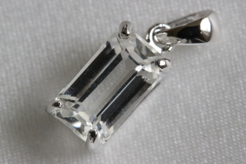 極上1.04ct！超高波動ロシア産フェナカイト・ペンダント鑑別書付き【最高品質・超透明・超光沢・超激レア】