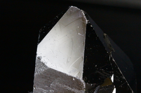 極上光沢！レコードキーパー！高波動チベット産モリオン原石190g【最高品質・超光沢・レコードキーパー・激レア】