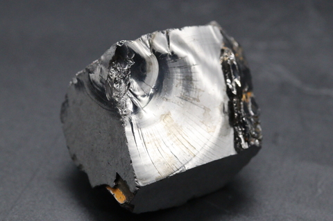 【お値打ち価格】最高品質エリートシュンガイト原石34.7g【最高品質・光沢・激レア】