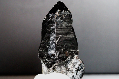 極上真っ黒！レコードキーパー！高波動チベット産モリオン原石109g【最高品質・超光沢・レコードキーパー・激レア】