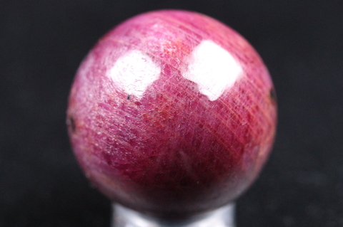 濃厚レッド！高品質インド産ルビー27mm丸玉【高品質・光沢・激レア】