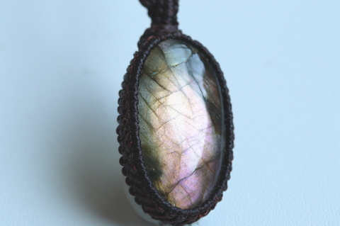 美麗イエローパープル！ラブラドライトペンダント【最高品質・透明・光沢・激レア】