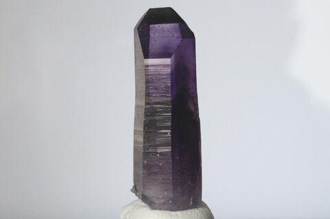 極上ディープパープル！ファントム！高波動ブランドバーグ産アメジスト9.7g【最高品質・超透明・超光沢・超激レア】