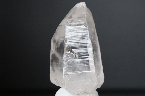 極上！強烈セルフヒールド＆レインボー！高波動ウラル産レムリアン水晶82.8g【最高品質・高波動・透明・光沢・レコードキーパー・超激レア】